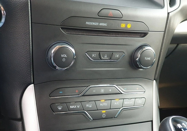 Ford EDGE cena 83800 przebieg: 151400, rok produkcji 2017 z Krzeszowice małe 326